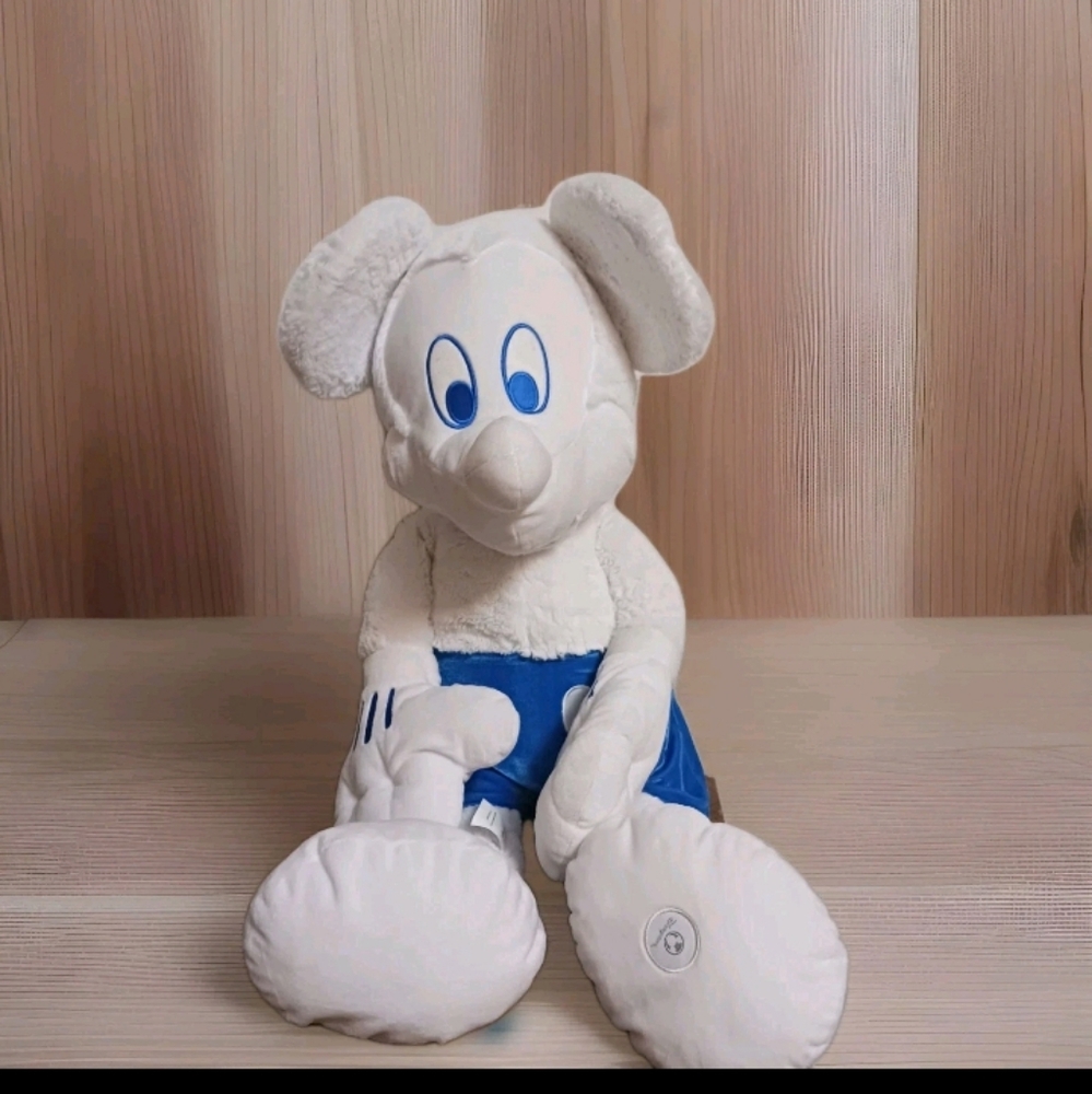 Disney Mickey Mouse Plush 18" Disney Store Exclusive White